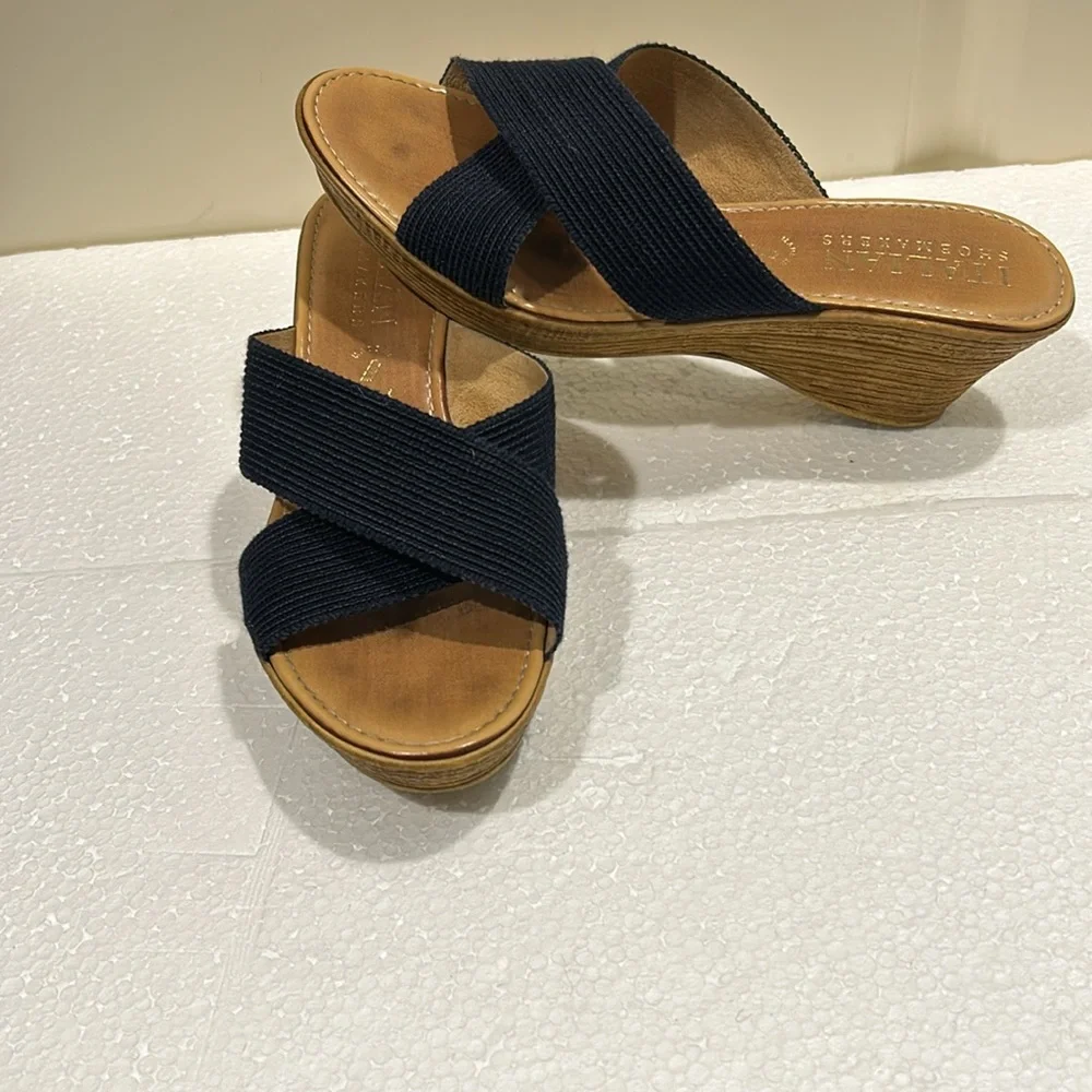 Italian Shoemakers wedge slip on crisscross Sandals made in Italy womens size 8